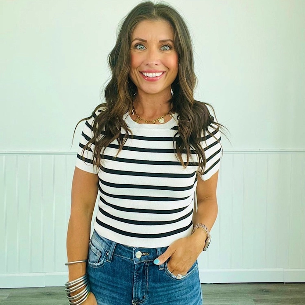 🎉SALE🎉 🆕🤍EVENUEL: WHITE/BLACK Short Sleeve Stripe Top MED LARGE